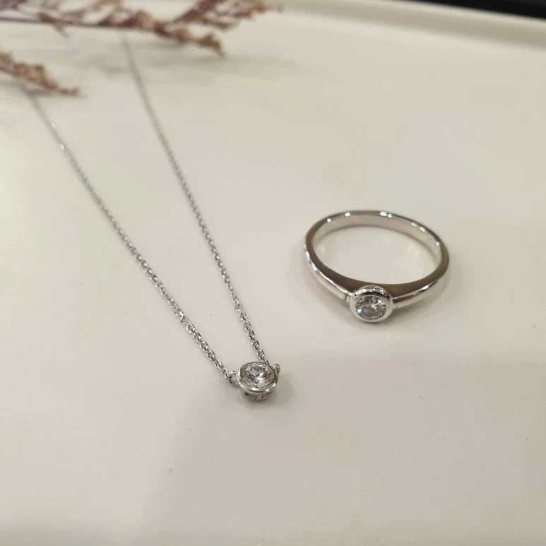 0.2ct 다이아몬드 18K 화이트골드 set 리셋팅 완성 후 · 1